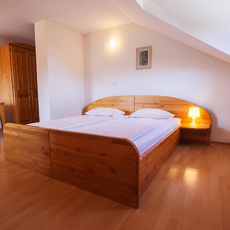 Domacija Malnarjevi Villa Villa Slavina Екстериор снимка