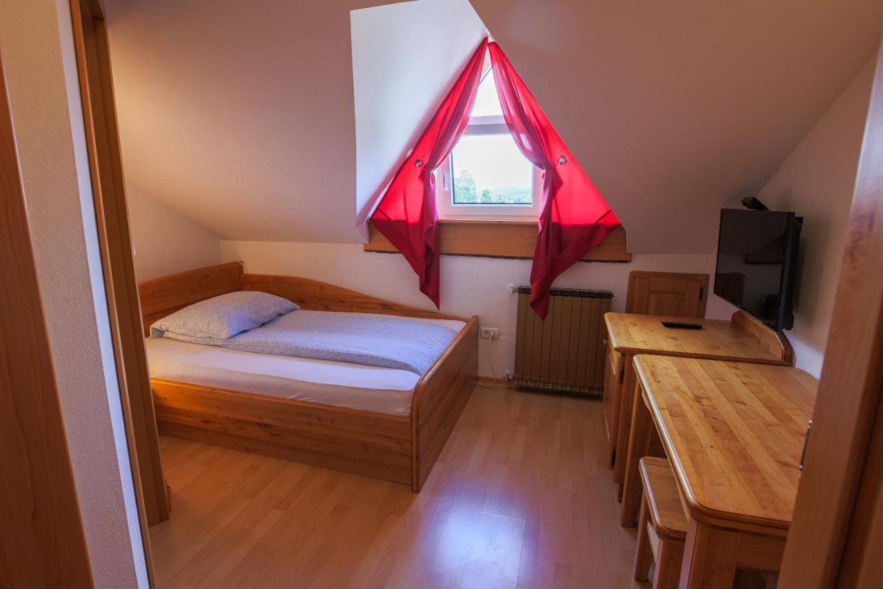 Domacija Malnarjevi Villa Villa Slavina Екстериор снимка