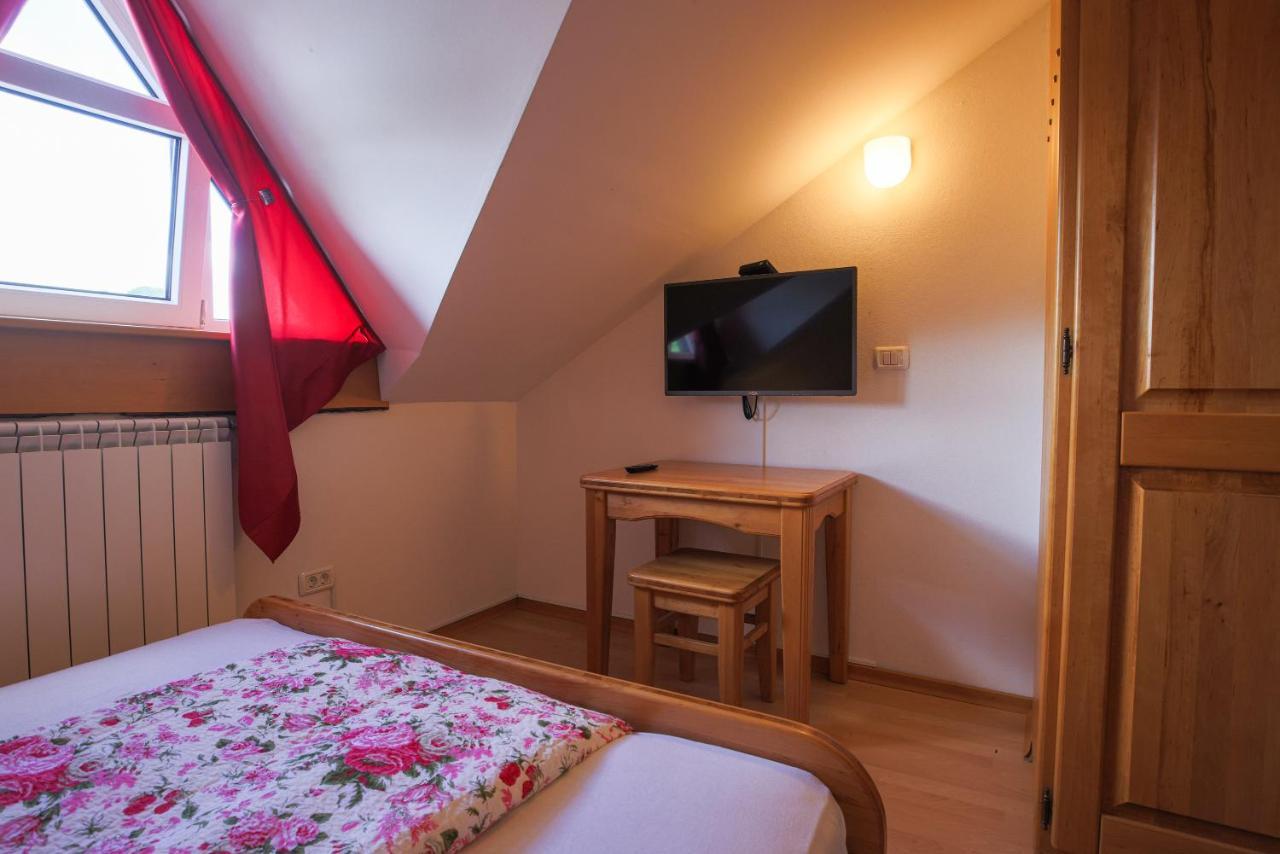 Domacija Malnarjevi Villa Villa Slavina Екстериор снимка