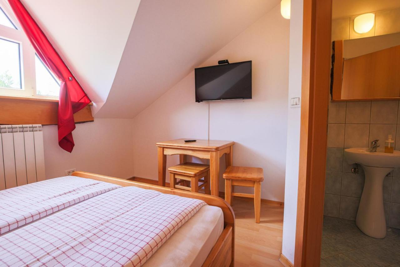 Domacija Malnarjevi Villa Villa Slavina Екстериор снимка
