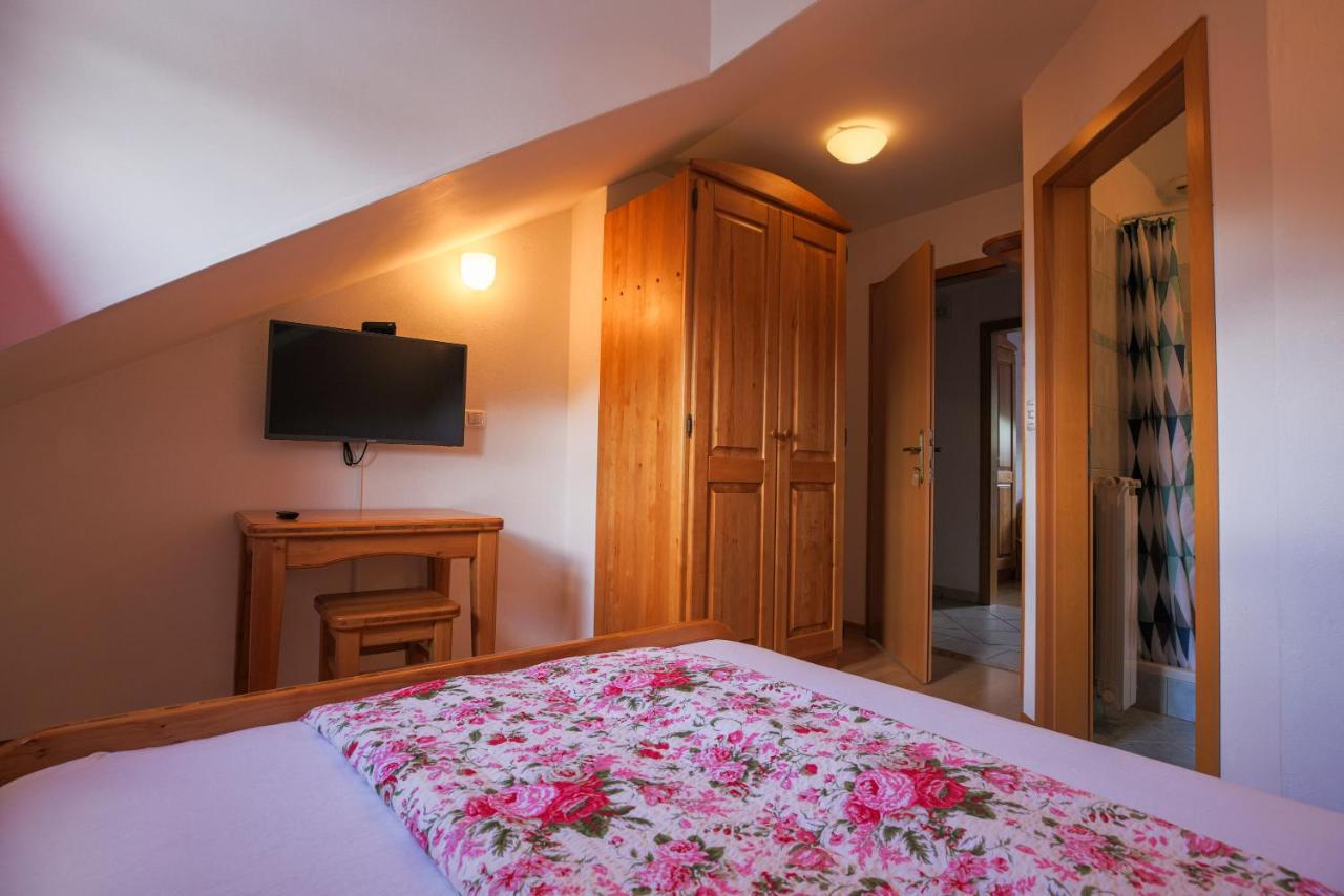 Domacija Malnarjevi Villa Villa Slavina Екстериор снимка