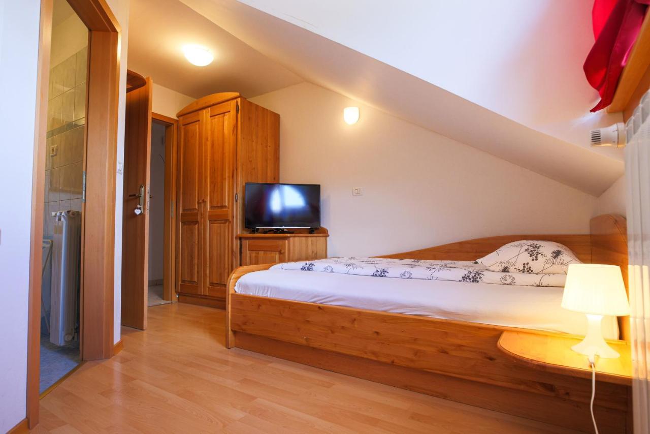 Domacija Malnarjevi Villa Villa Slavina Екстериор снимка