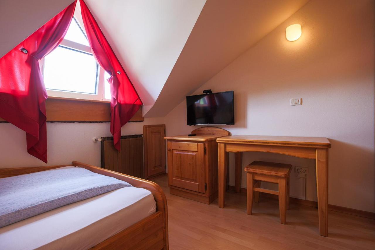 Domacija Malnarjevi Villa Villa Slavina Екстериор снимка