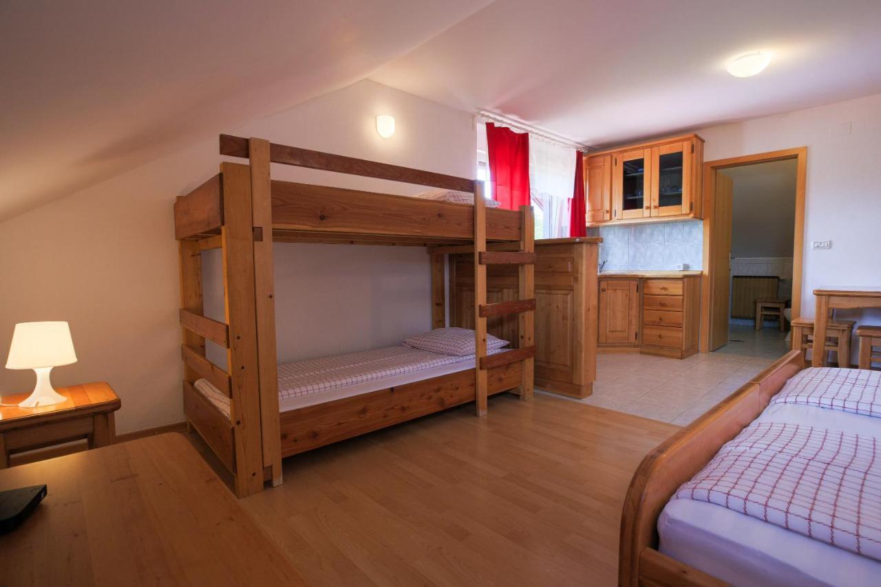 Domacija Malnarjevi Villa Villa Slavina Екстериор снимка