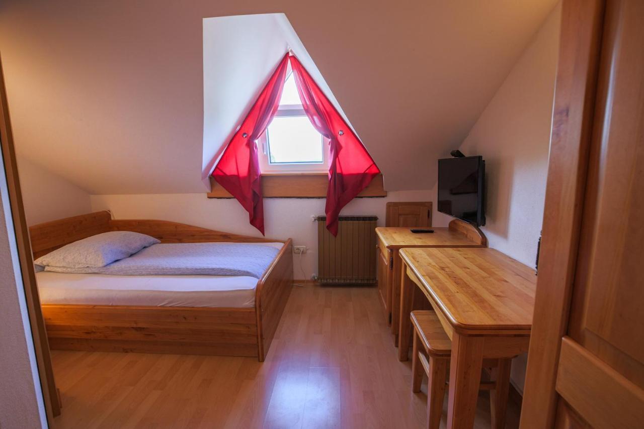 Domacija Malnarjevi Villa Villa Slavina Екстериор снимка