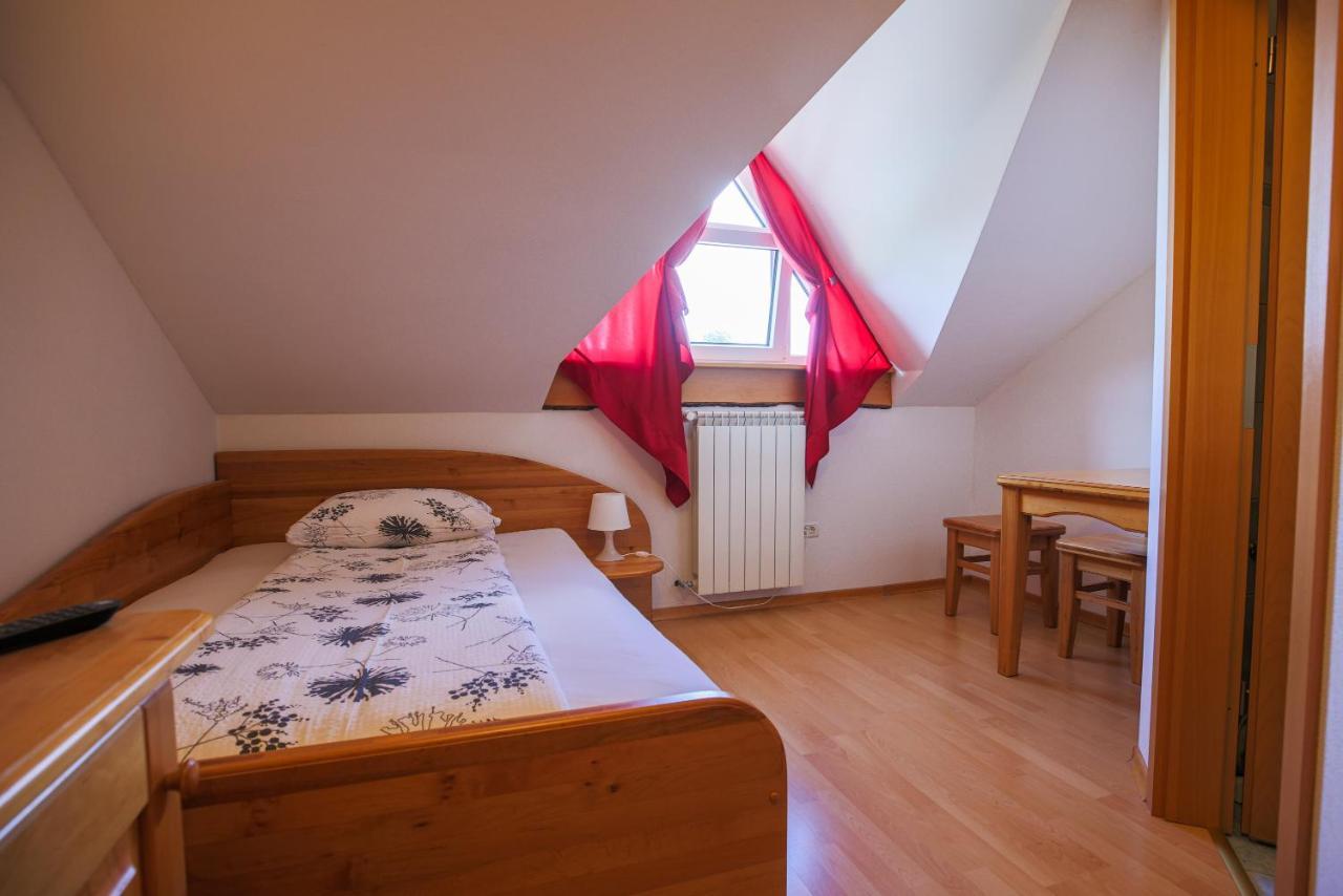Domacija Malnarjevi Villa Villa Slavina Екстериор снимка