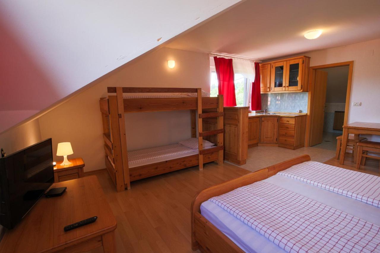 Domacija Malnarjevi Villa Villa Slavina Екстериор снимка