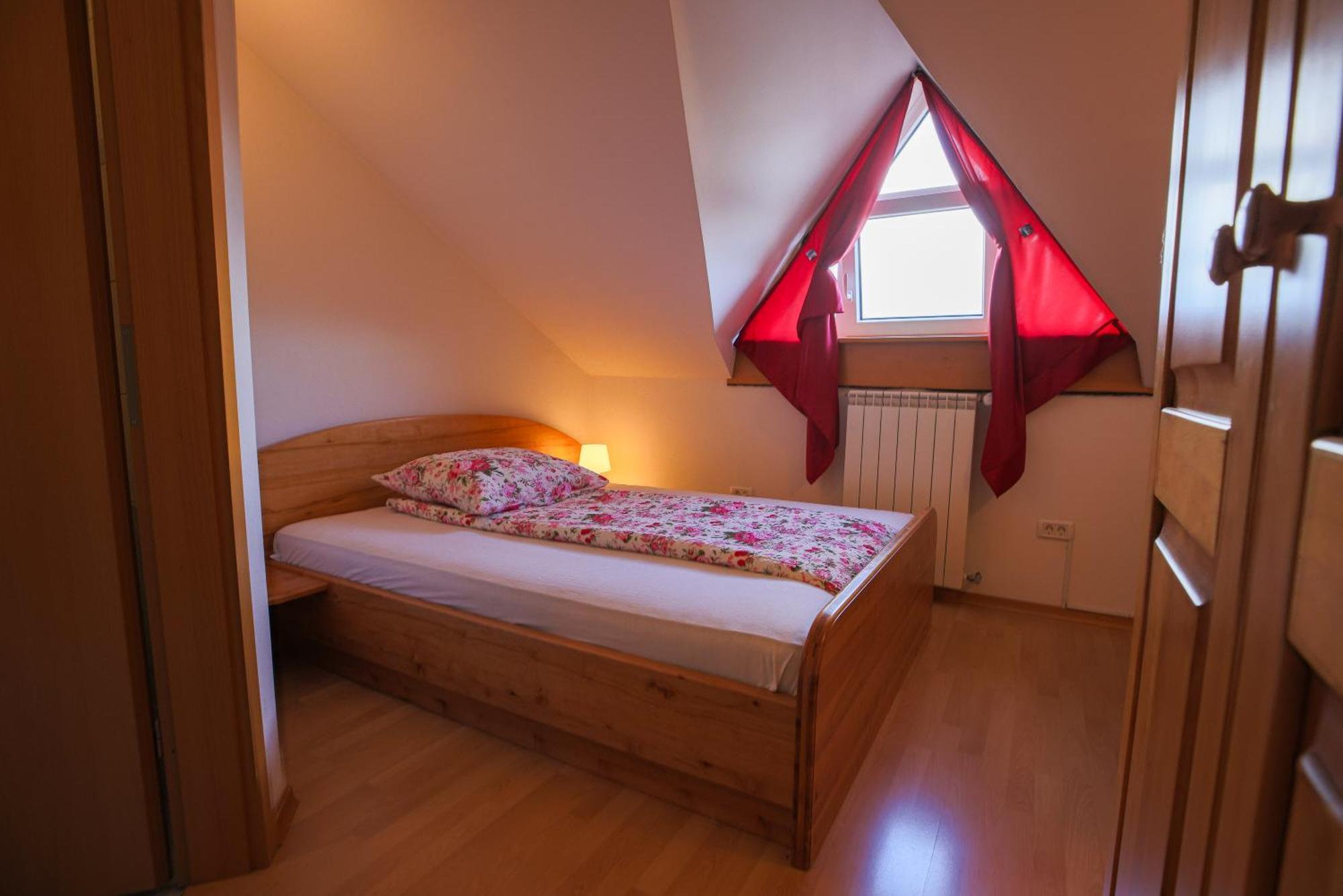 Domacija Malnarjevi Villa Villa Slavina Екстериор снимка