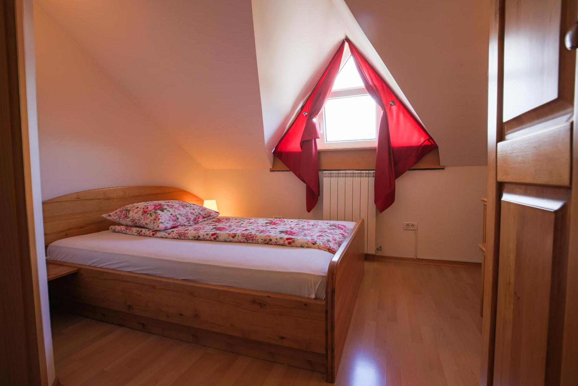 Domacija Malnarjevi Villa Villa Slavina Екстериор снимка