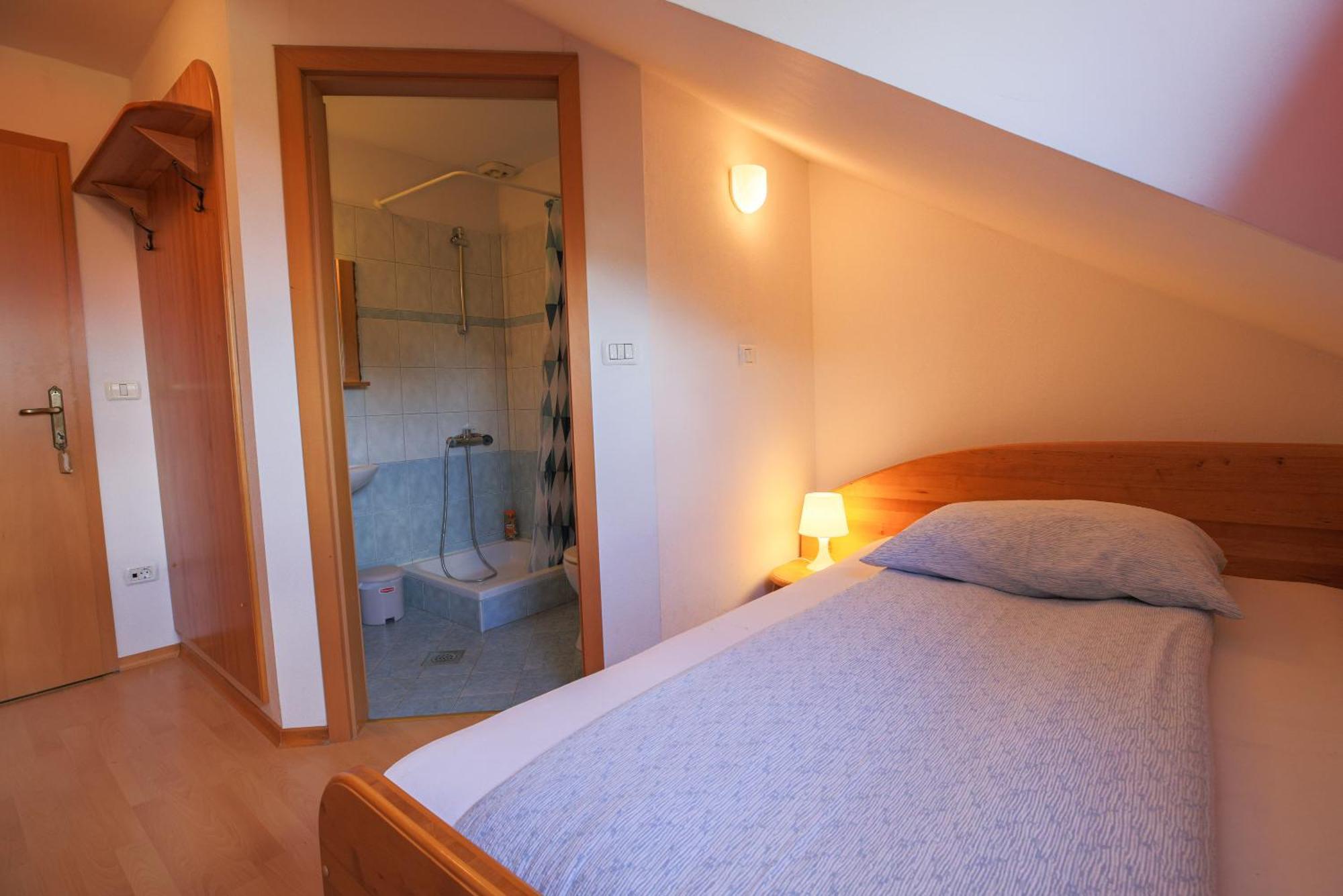 Domacija Malnarjevi Villa Villa Slavina Екстериор снимка