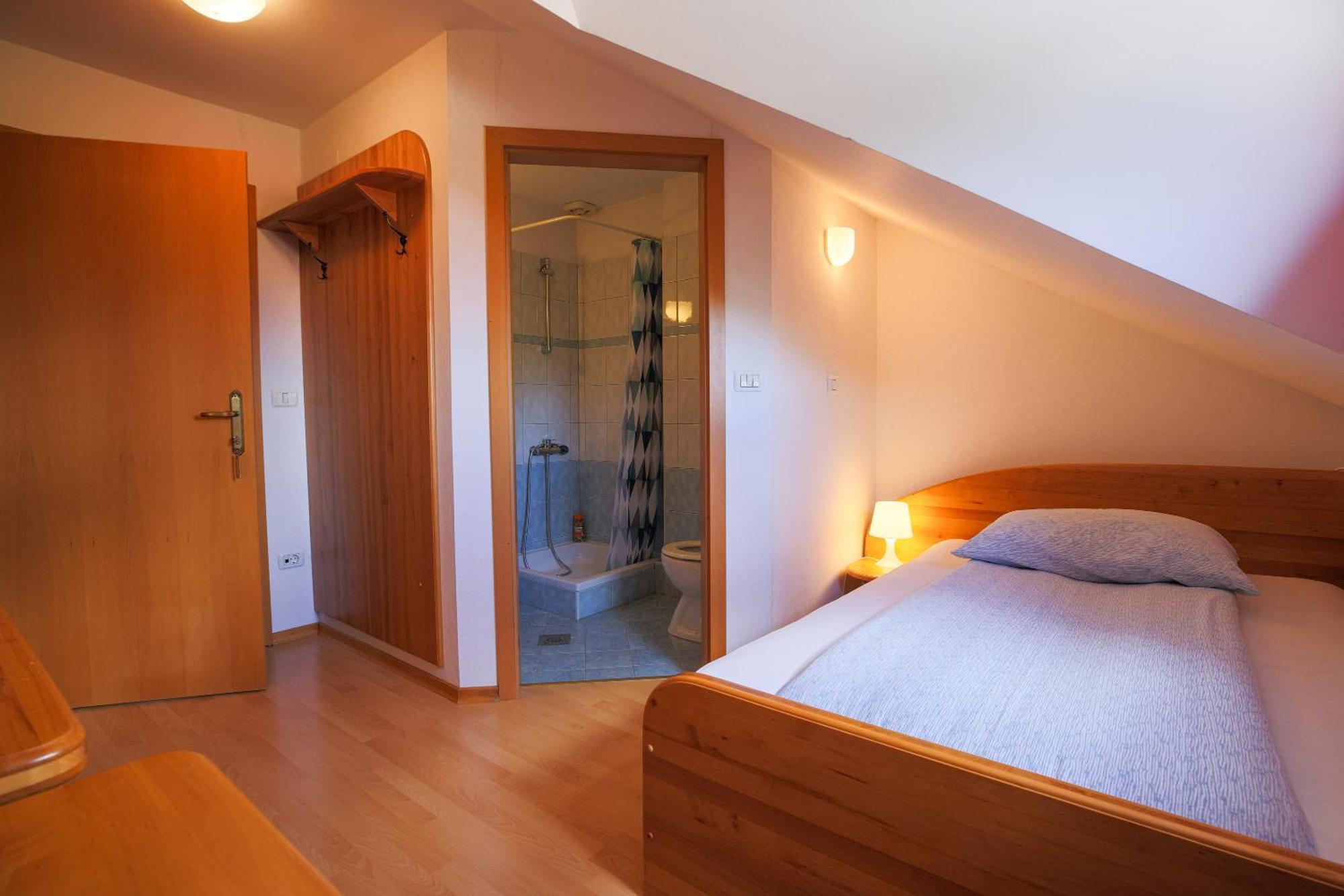 Domacija Malnarjevi Villa Villa Slavina Екстериор снимка