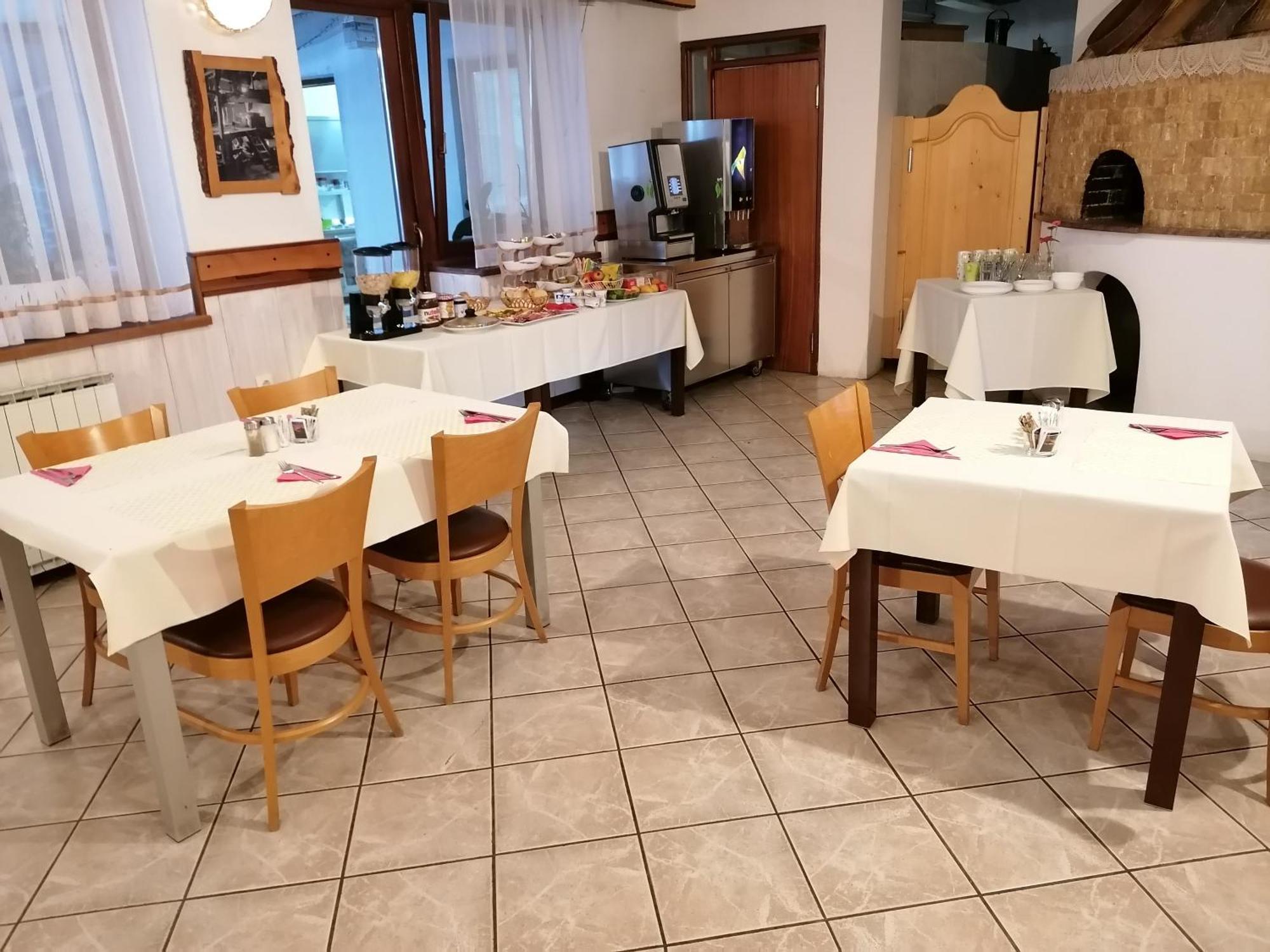 Domacija Malnarjevi Villa Villa Slavina Екстериор снимка