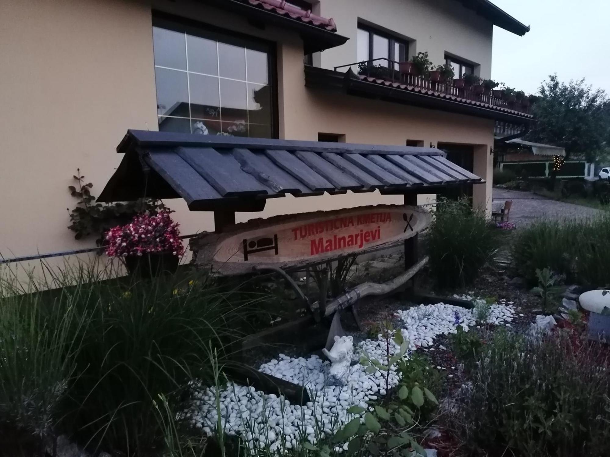 Domacija Malnarjevi Villa Villa Slavina Екстериор снимка